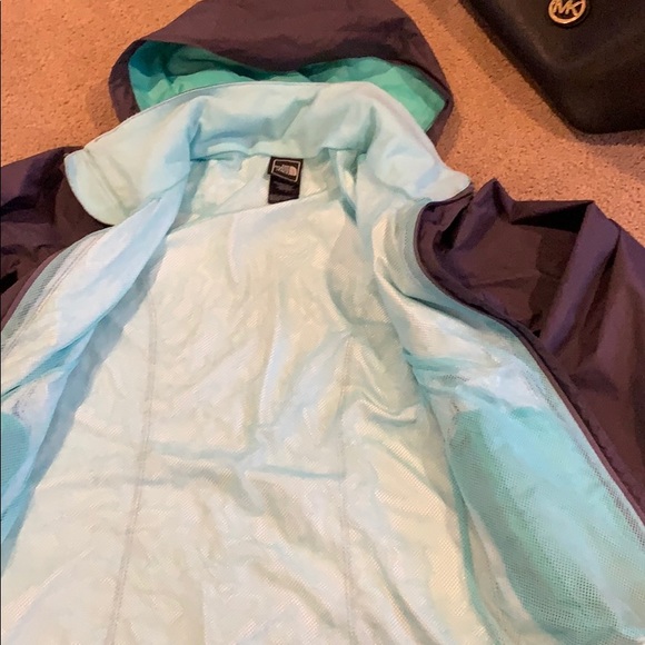 North face rain jacket - Picture 4 of 5